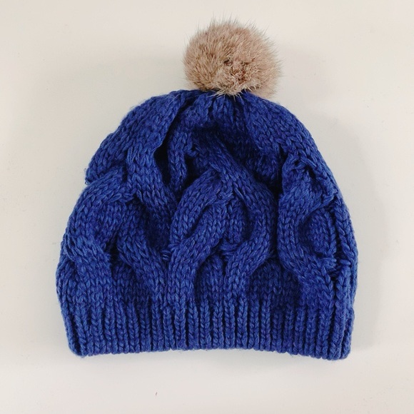wool beanie hat with furry pom - Picture 2 of 7